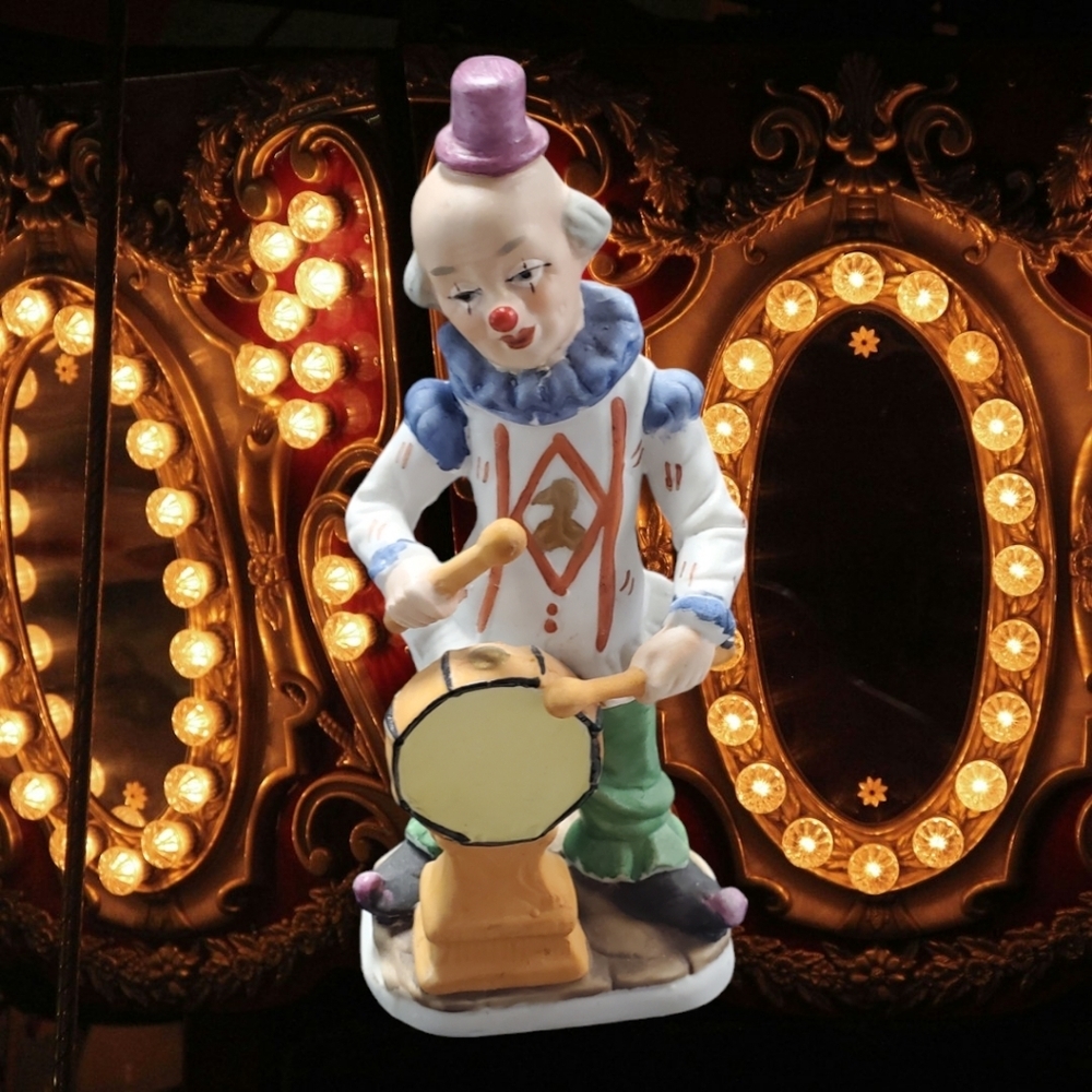 Flambro clown with drum